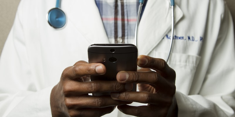 Médecin : comment gérer les avis Google de vos patients